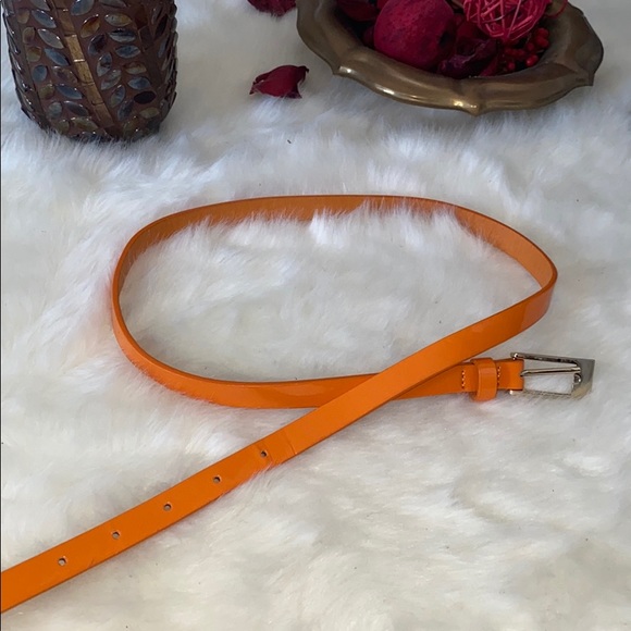 Orange belt with golden buckle - Picture 2 of 3